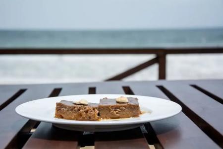 Sapphire Seas Beachfront - 12