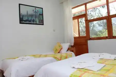 Esralina Pension - 12