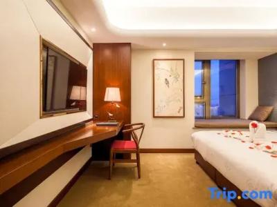 Lujia International - 111