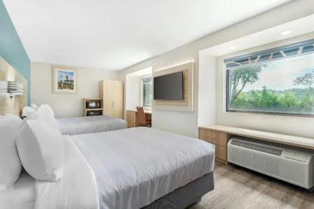 Microtel Inn by Wyndham - 45