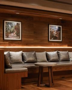 Sixty Beverly Hills - 13