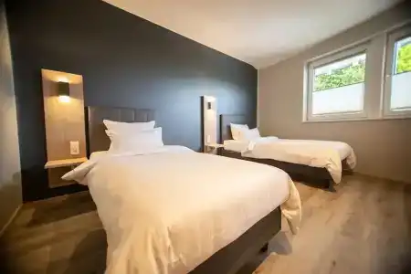 Circle Inn - 126