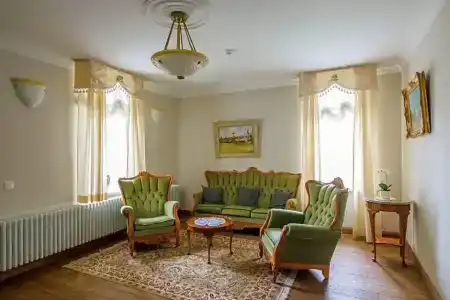 Saka Manor - 8