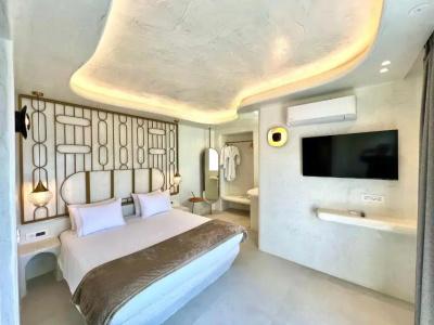 Athina Luxury Suites - 73