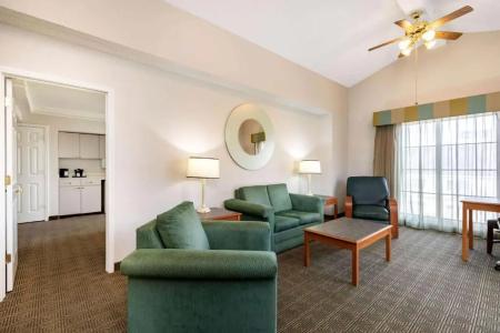 La Quinta Inn By Wyndham West - 30