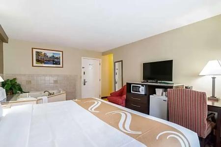 Quality Inn - 56