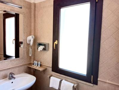 Riviera Airport, Sure Hotel Collection by Best Western - 8