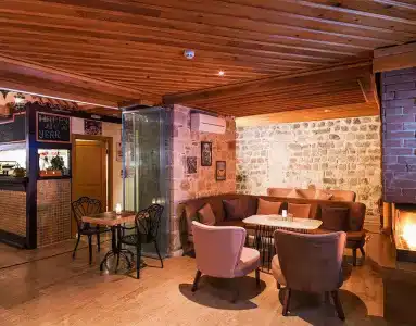 Goodman & Bistro - 15