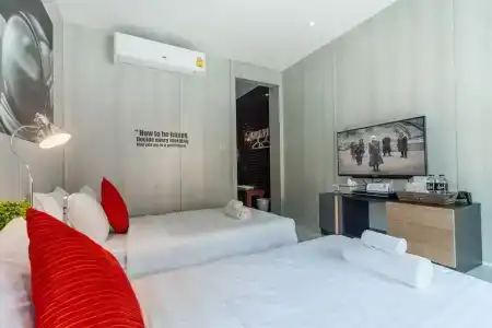Sleep Walker Poshtel - 77