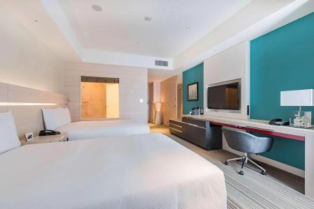 Hilton Okinawa Chatan Resort - 4