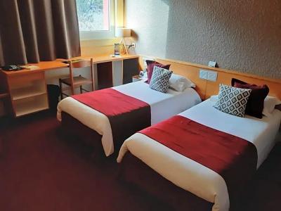 Logis Hôtel Atrium Epinal - 11