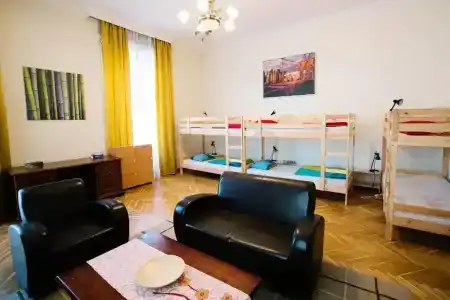 Friends Hostel & - 34