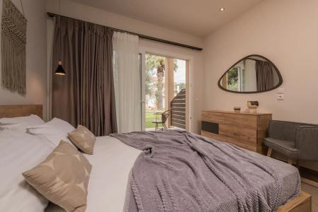 Aeolos Boutique and Suites - 4