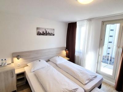 Adler Frankfurt - 40