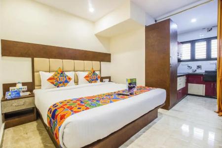 FabCrown Suites - 12
