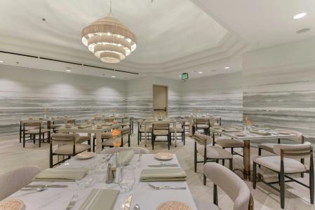 Hilton Anaheim - 45