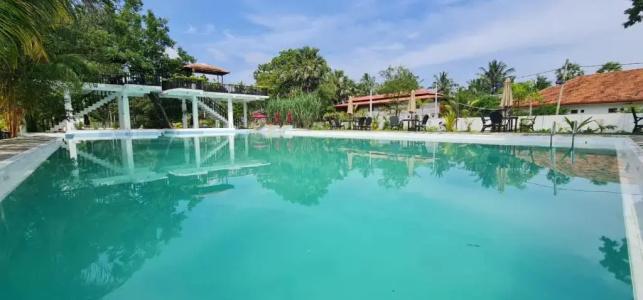 Lucky Beach Resort - 29