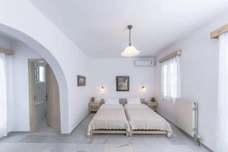 Fragias Studios & - 15