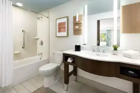 Hilton Garden Inn / The Keys Collection - 122
