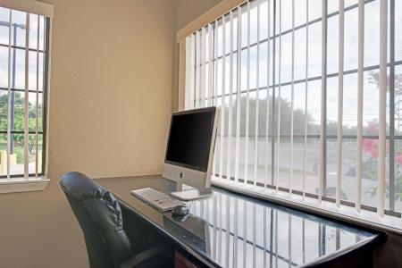 Days Inn by Wyndham San Antonio Near Fiesta Park - 7