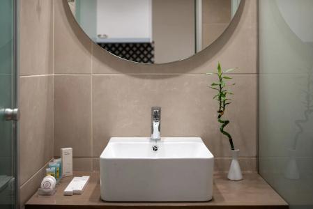 Bio Suites - 185