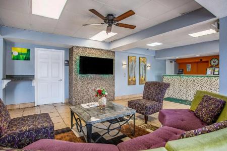 Quality Inn - 12