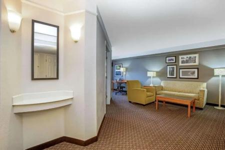 La Quinta by Wyndham Tucson Airport - 42