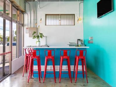 Seawall Hostel - 53