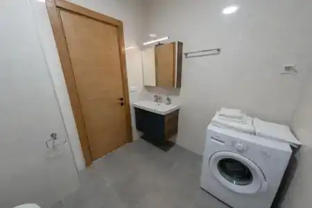 Season Suite Apart - 44