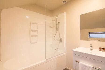 315 Riccarton - 8