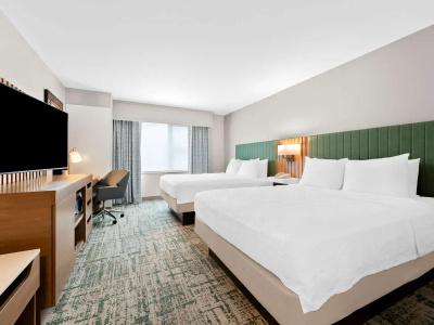 Hampton Inn & Suites - 57