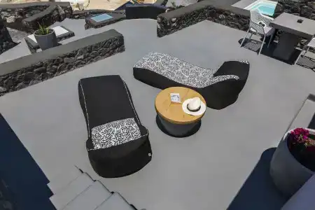 Elysian Santorini - 12