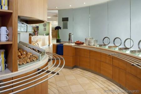 Holiday Inn Express Oxford Kassam Stadium, An Ihg - 10