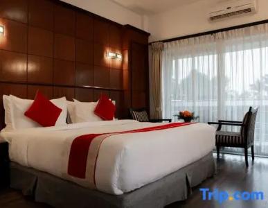 Waterfront by KGH Group - 36