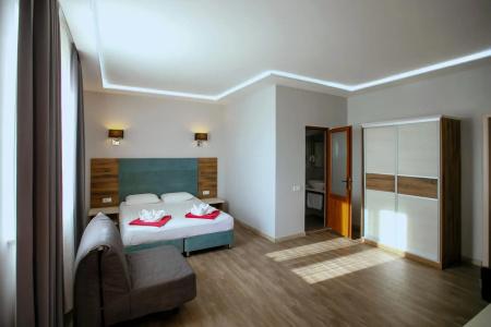 RedHouse - 50