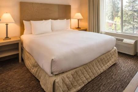 DoubleTree by Hilton - 36