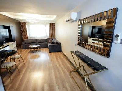 A Palace Suites - 209