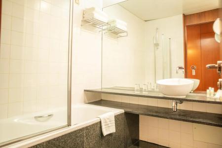 Courtyard by Marriott Boston Cambridge - 14