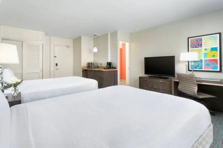 Courtyard by Marriott Waikiki Beach - 52