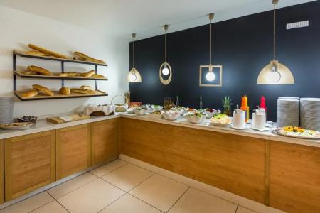 Zephyros Beach Boutique - 11