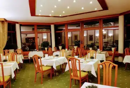 Garni Reulein - 9