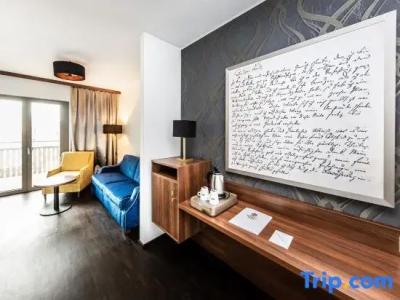 Best Western Plus Royal Suites - 27