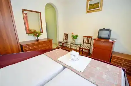 Villa Velzon Guesthouse - 37