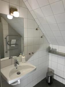 Hotell Hovgård & Longstay - 76