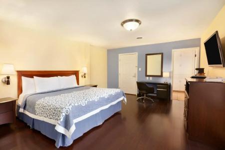 Days Inn by Wyndham Austin/University/Downtown - 2