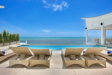 La Perle Luxury Boutique - 12