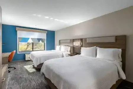 Holiday Inn Express & Suites Vancouver Mall-Portland Area - 3