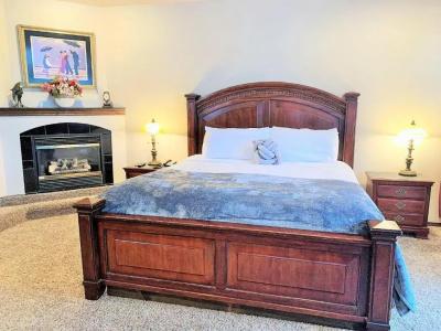 Breakers Boutique Inn - 31