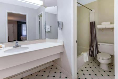 La Quinta Inn by Wyndham San Antonio Vance Jackson - 8