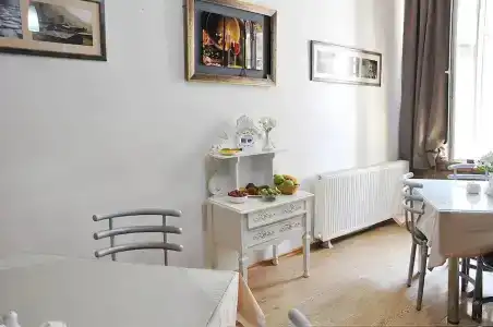 Corner - 60